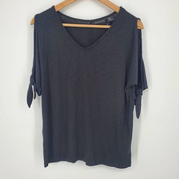 Tahari Women's Black Flowy Split Sleeve Shirt Top Size Small - Picture 1 of 5